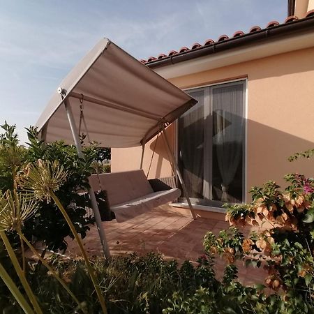 Vila Dubravka - Schoen Und Komfortabel Inmitten Von Olivenbaeumen Und Weinbergen Mit Whirlpool Valtura Εξωτερικό φωτογραφία
