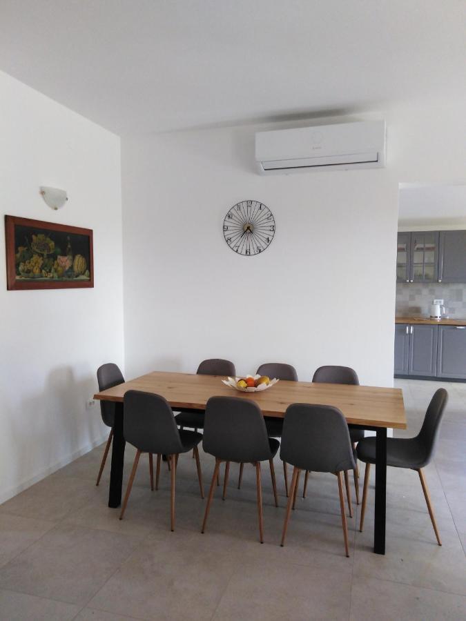 Vila Dubravka - Schoen Und Komfortabel Inmitten Von Olivenbaeumen Und Weinbergen Mit Whirlpool Valtura Εξωτερικό φωτογραφία