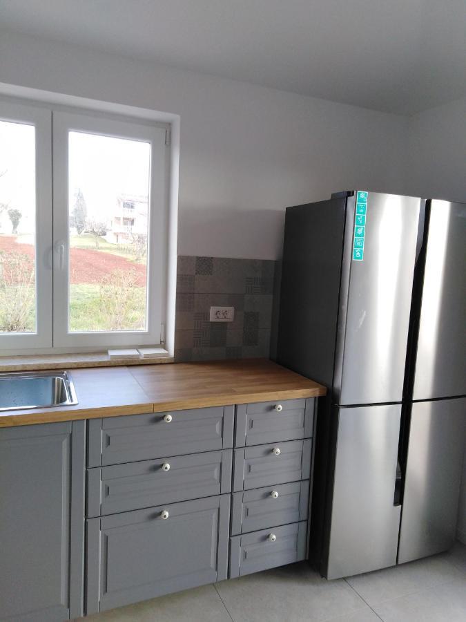 Vila Dubravka - Schoen Und Komfortabel Inmitten Von Olivenbaeumen Und Weinbergen Mit Whirlpool Valtura Εξωτερικό φωτογραφία