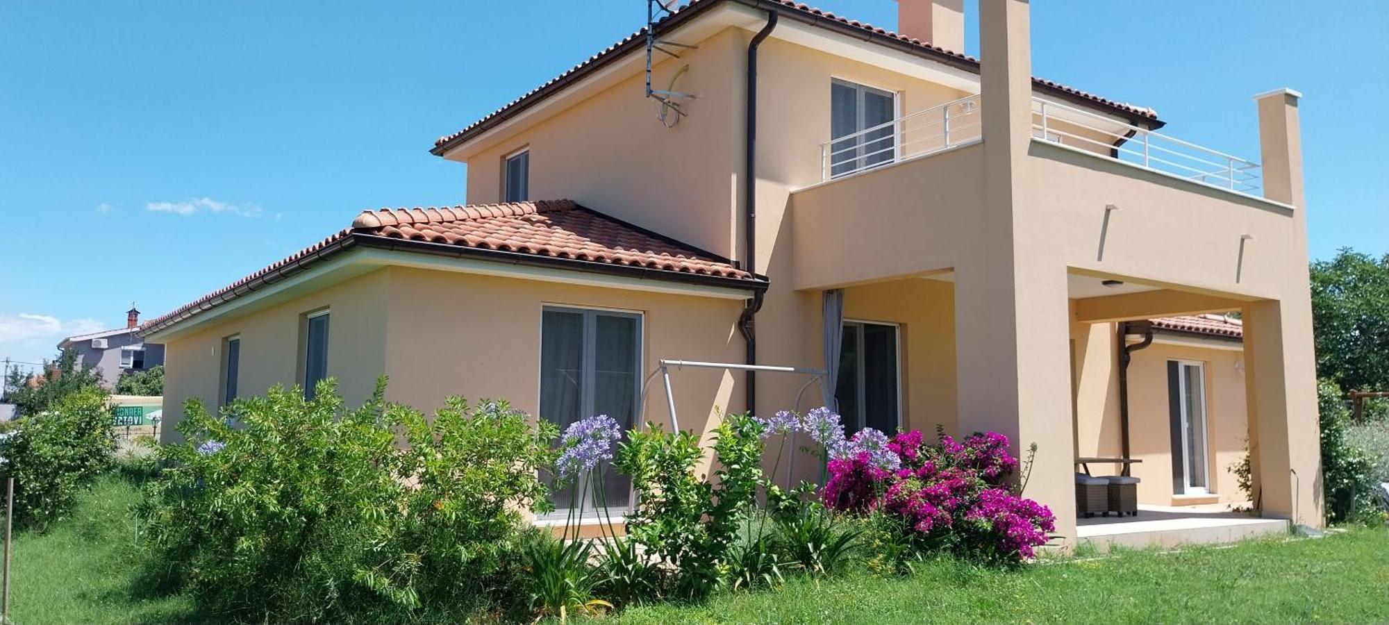 Vila Dubravka - Schoen Und Komfortabel Inmitten Von Olivenbaeumen Und Weinbergen Mit Whirlpool Valtura Εξωτερικό φωτογραφία